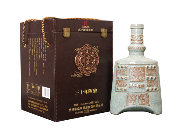 石家庄咸亨酒店太雕黄酒回收太雕三十年陈酿绍兴黄酒1.5kg礼盒装